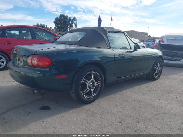 44192893 :رقم المزاد ، JM1NB353610209264 vin ، 2001 Mazda Mx-5 Miata Ls/special Edition مزاد بيع