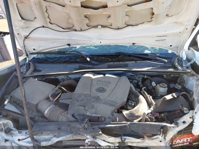 5TFAZ5CN7JX067864 Toyota Tacoma Sr5 V6