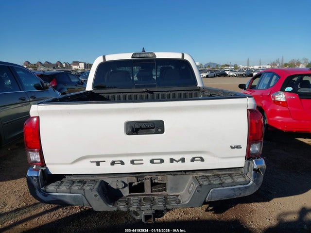 5TFAZ5CN7JX067864 Toyota Tacoma Sr5 V6