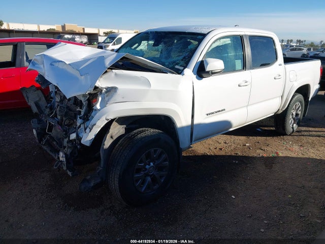 5TFAZ5CN7JX067864 Toyota Tacoma Sr5 V6