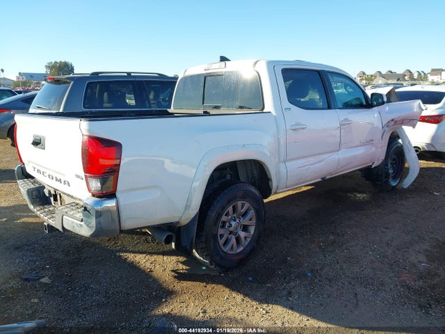 5TFAZ5CN7JX067864 Toyota Tacoma Sr5 V6