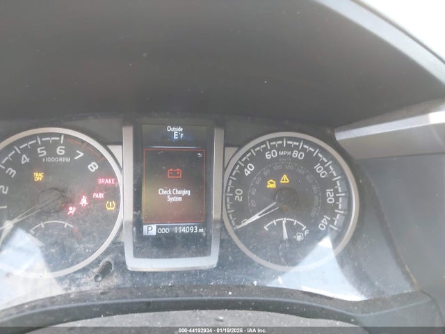 5TFAZ5CN7JX067864 Toyota Tacoma Sr5 V6