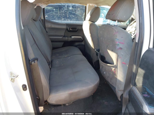 5TFAZ5CN7JX067864 Toyota Tacoma Sr5 V6