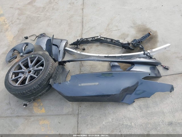 Tesla Model 3 Long Range/mid Range 2018 5YJ3E1EA8JF040075 Image 12