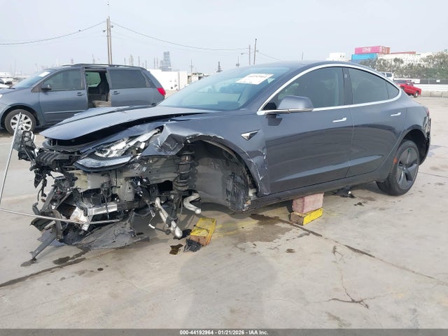 2018 TESLA MODEL 3 5YJ3E1EA8JF040075 Photo 1