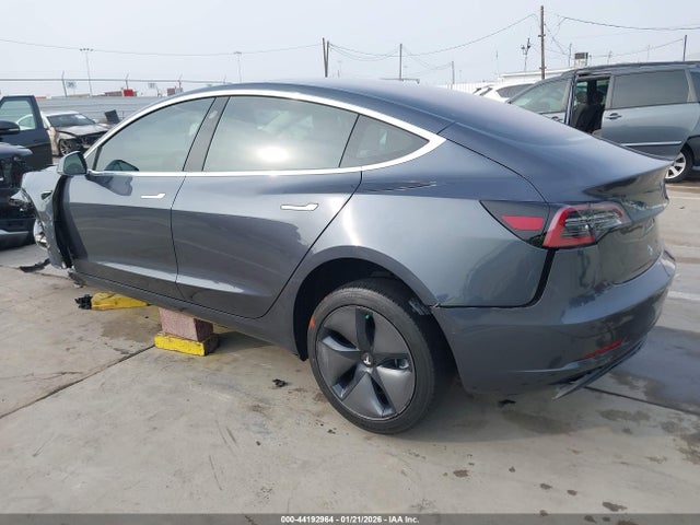 2018 TESLA MODEL 3 5YJ3E1EA8JF040075 Photo 2