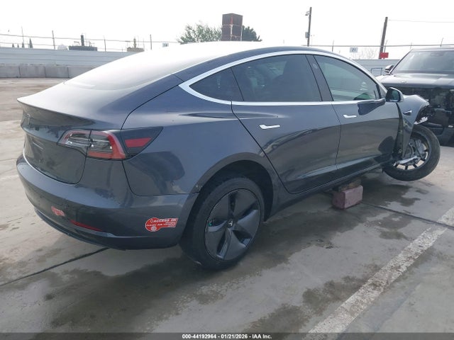 2018 TESLA MODEL 3 5YJ3E1EA8JF040075 Photo 3