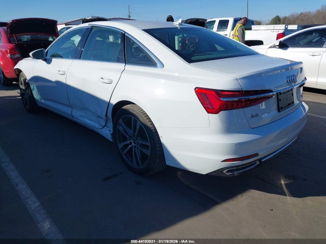 2022 AUDI A6 WAUE3BF23NN009347 Photo 2