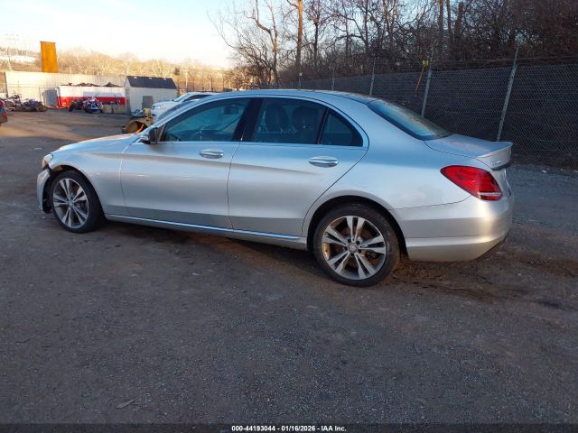 2016 MERCEDES-BENZ C 300 55SWF4KB3GU176758 Photo 2
