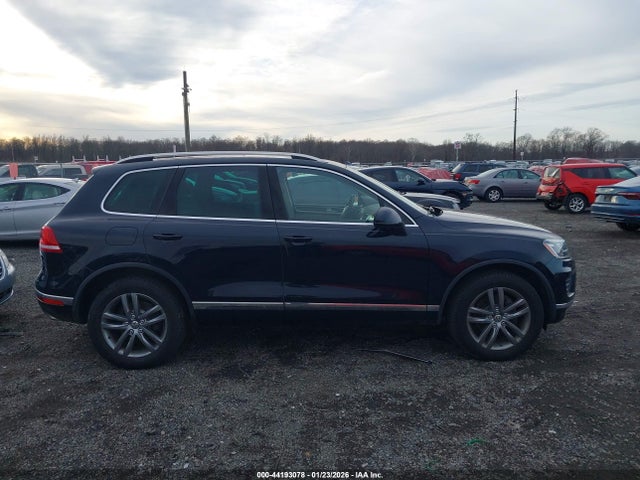 2015 Volkswagen Touareg V6 Lux მანქანა იყიდება აუქციონზე, vin: WVGEF9BPXFD006811, აუქციონის ნომერი: 44193078