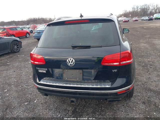 2015 Volkswagen Touareg V6 Lux მანქანა იყიდება აუქციონზე, vin: WVGEF9BPXFD006811, აუქციონის ნომერი: 44193078