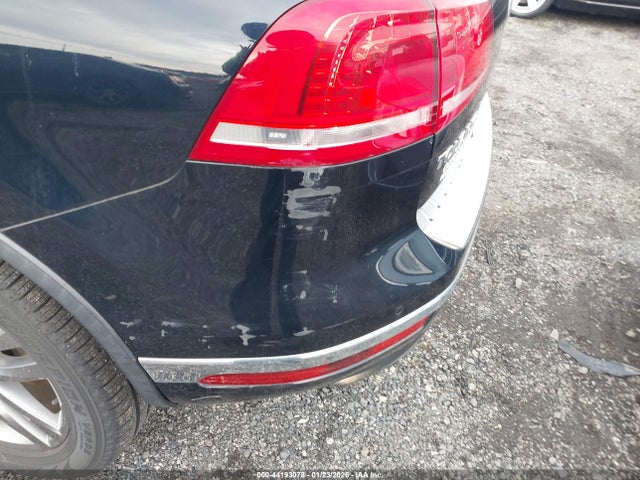 2015 Volkswagen Touareg V6 Lux მანქანა იყიდება აუქციონზე, vin: WVGEF9BPXFD006811, აუქციონის ნომერი: 44193078