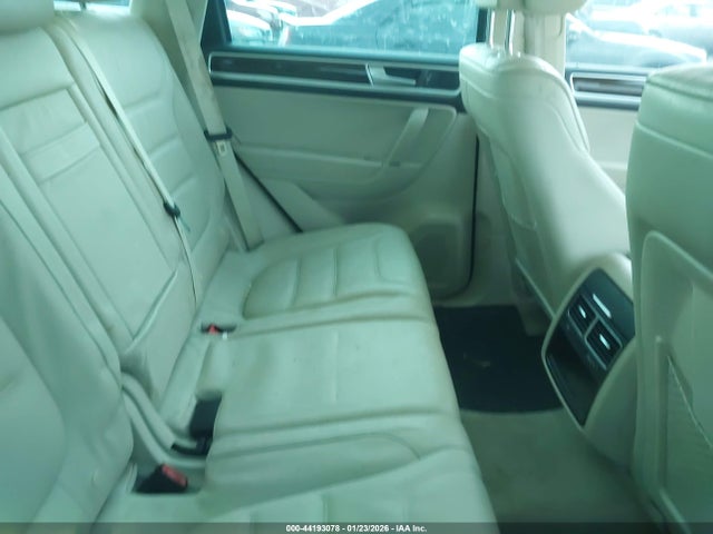 2015 Volkswagen Touareg V6 Lux მანქანა იყიდება აუქციონზე, vin: WVGEF9BPXFD006811, აუქციონის ნომერი: 44193078
