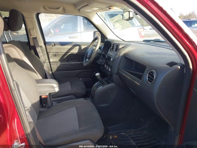 1C4NJPBA5GD764995 Jeep Patriot Sport