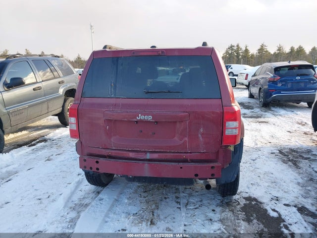 1C4NJPBA5GD764995 Jeep Patriot Sport