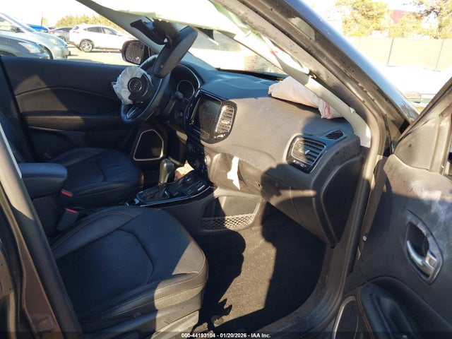 3C4NJDCB7KT766952 Jeep Compass Limited