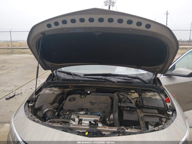 1G1ZD5ST5NF122348 Chevrolet Malibu Fwd Lt