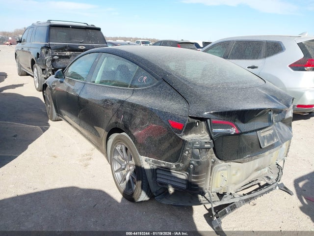 2023 TESLA MODEL 3 5YJ3E1EAXPF548122 Photo 2