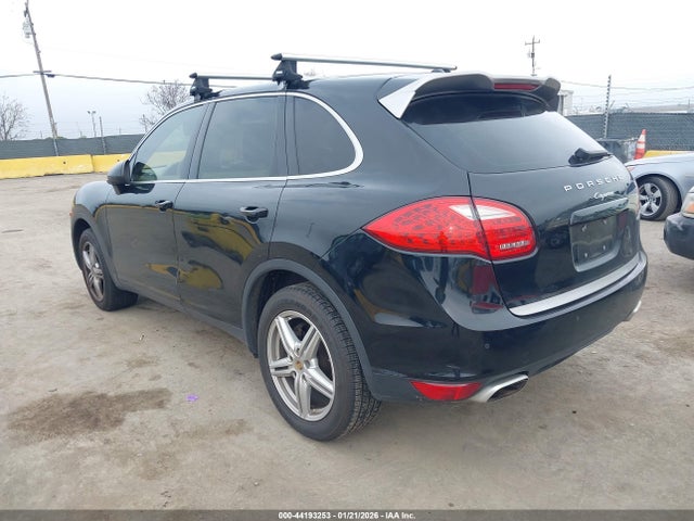 2014 PORSCHE CAYENNE WP1AF2A26ELA82075 Photo 2