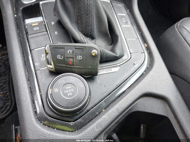 Aukcja sprzedaży 2018 Volkswagen Tiguan 2.0t Se/2.0t Sel, vin: 3VV2B7AX3JM069000, numer aukcji: 44193262