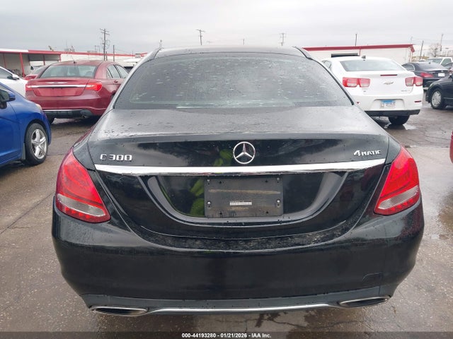 55SWF4KB6FU011768 Mercedes-Benz C 300 4matic/luxury 4matic/sport 4matic