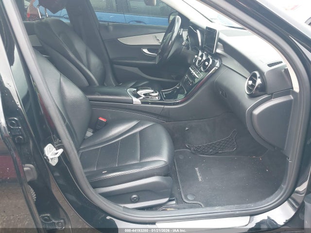 55SWF4KB6FU011768 Mercedes-Benz C 300 4matic/luxury 4matic/sport 4matic
