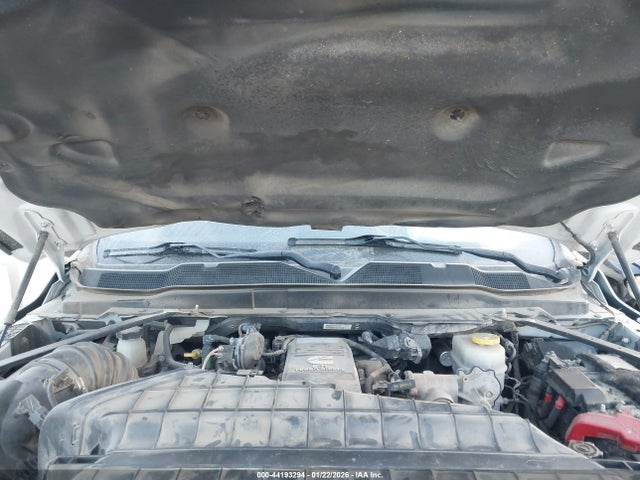 44193294 :رقم المزاد ، 3C6UR5DL8KG605740 vin ، 2019 Ram 2500 Big Horn  4x4 6'4 Box مزاد بيع
