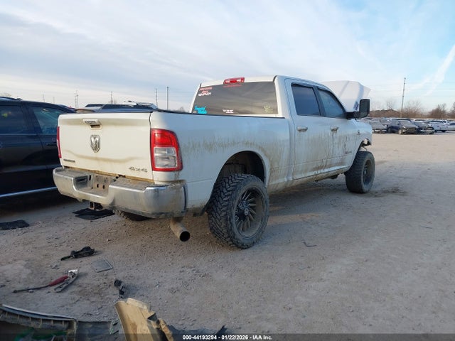 44193294 :رقم المزاد ، 3C6UR5DL8KG605740 vin ، 2019 Ram 2500 Big Horn  4x4 6'4 Box مزاد بيع