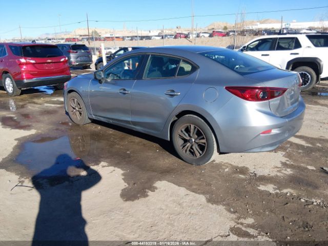 2015 MAZDA MAZDA3 3MZBM1U76FM196989 Photo 2