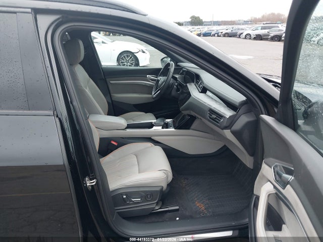 2022 AUDI E-TRON WA1VABGE4NB023528 Photo 4