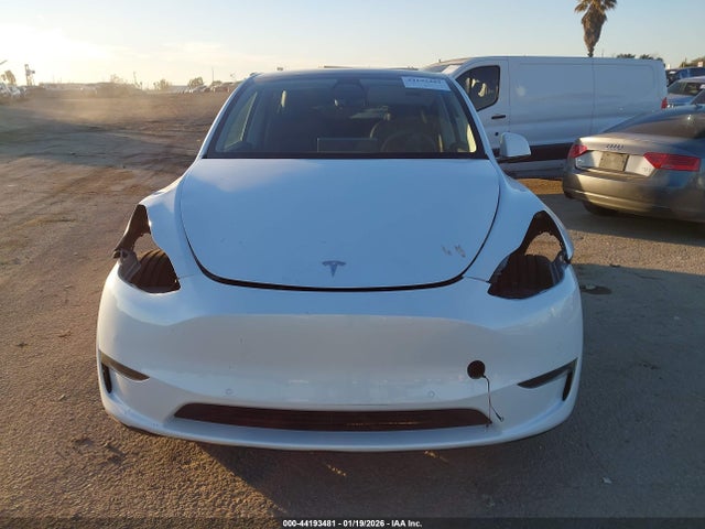 7SAYGDEE1NF554945 Tesla Model Y Long Range Dual Motor All-wheel Drive