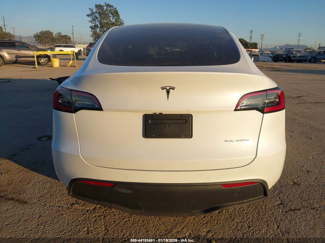7SAYGDEE1NF554945 Tesla Model Y Long Range Dual Motor All-wheel Drive