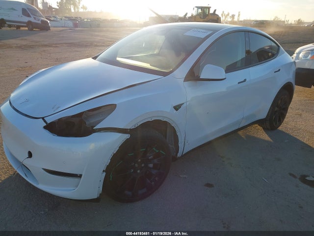 7SAYGDEE1NF554945 Tesla Model Y Long Range Dual Motor All-wheel Drive