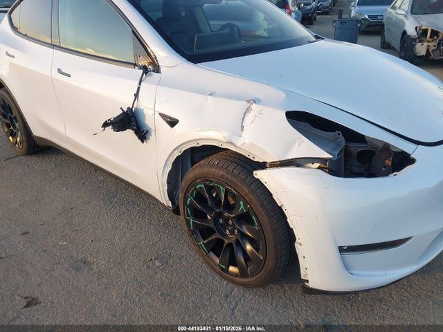 7SAYGDEE1NF554945 Tesla Model Y Long Range Dual Motor All-wheel Drive