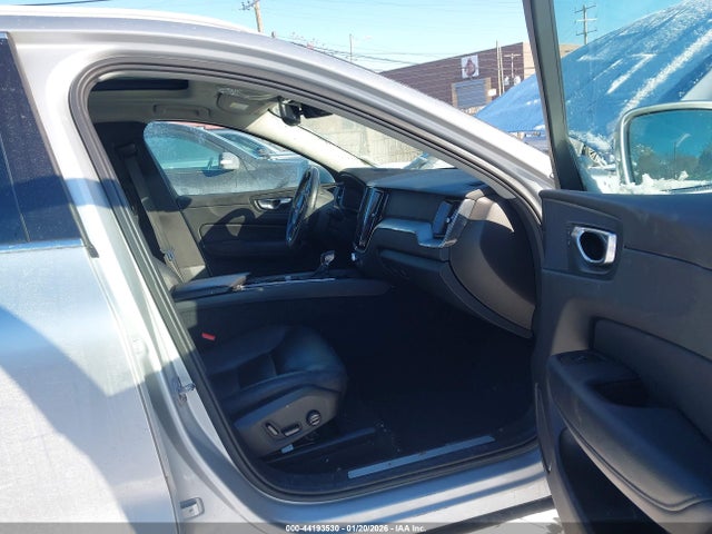 2020 VOLVO XC60 YV4102DK9L1598953 Photo 4