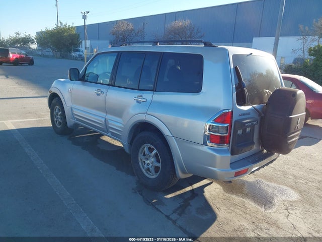 2001 MITSUBISHI MONTERO JA4MW51R91J012048 Photo 2