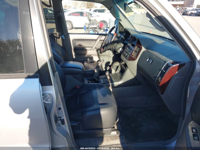 2001 MITSUBISHI MONTERO JA4MW51R91J012048 Photo 4