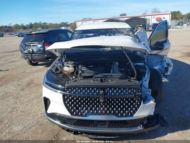 5LMPJ8JA8SJ957709 Lincoln Nautilus Premiere