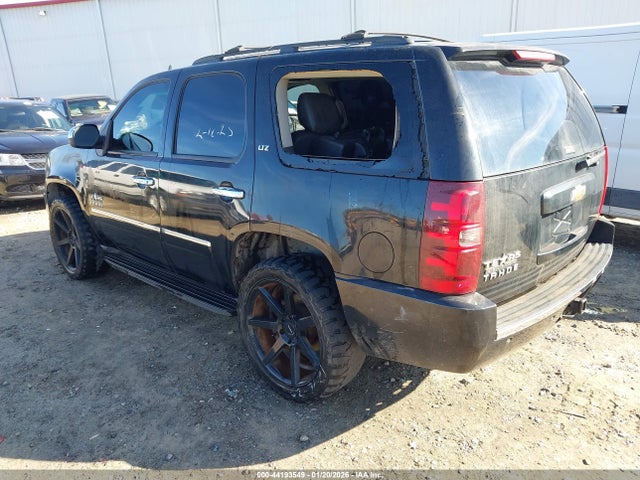 2011 CHEVROLET TAHOE 1GNSKCE06BR347545 Photo 2