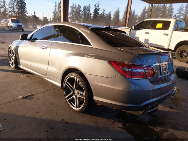 2012 MERCEDES-BENZ E 550 WDDKJ7DB5CF157315 Photo 2