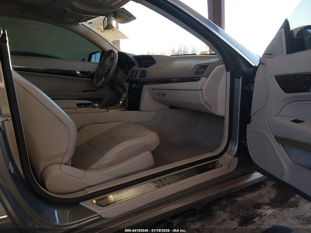 2012 MERCEDES-BENZ E 550 WDDKJ7DB5CF157315 Photo 4