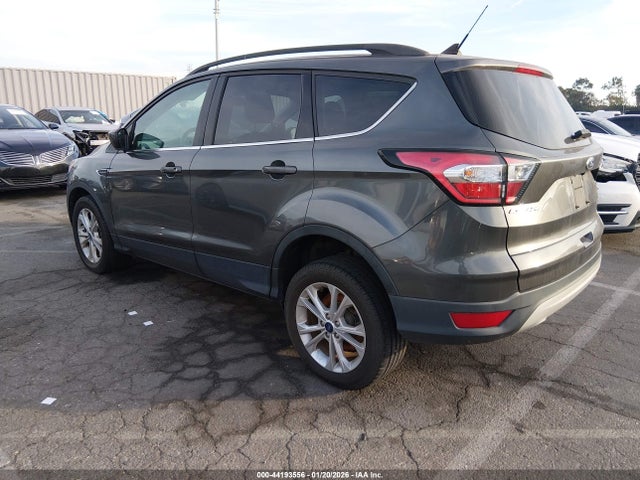 1FMCU9GD1JUC88700 Ford ESCAPE SE