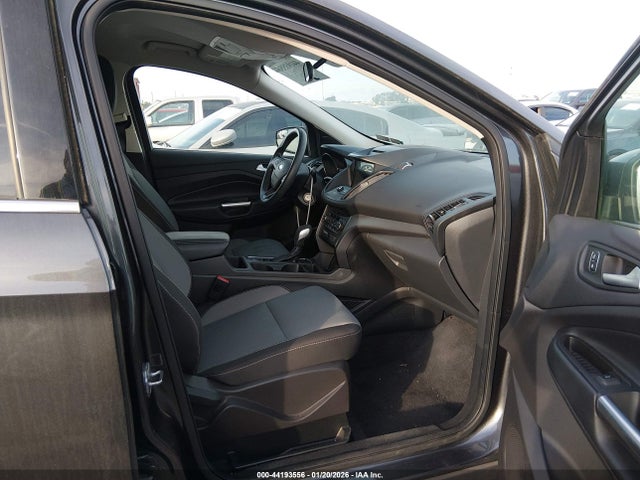 1FMCU9GD1JUC88700 Ford ESCAPE SE