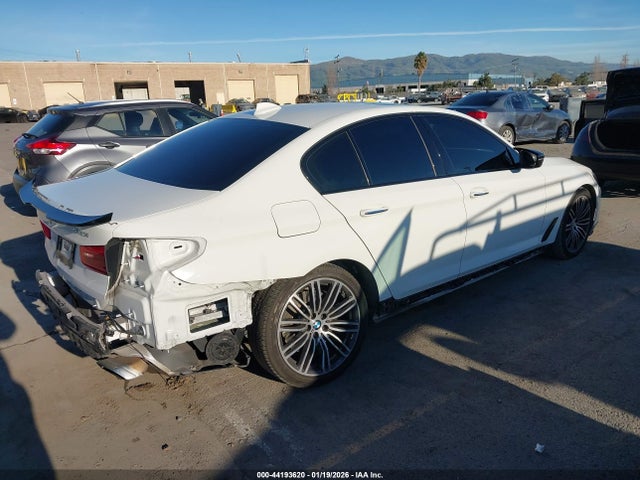 WBAJE5C5XJWA96664 BMW 540I