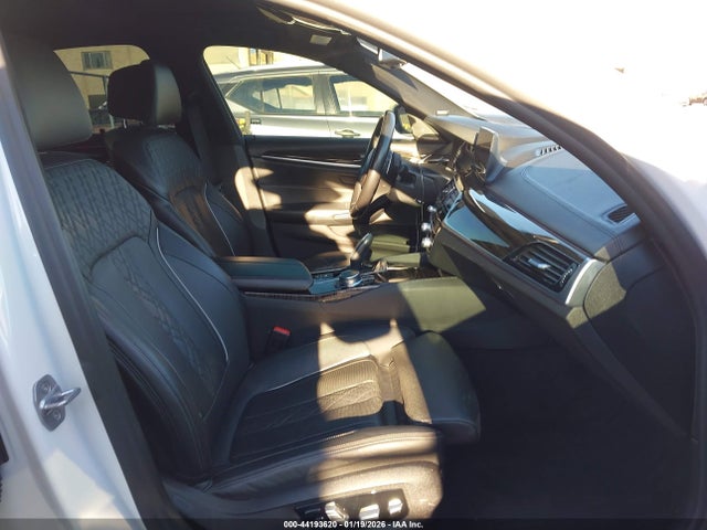 WBAJE5C5XJWA96664 BMW 540I