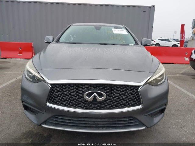 SJKCH5CP0JA060820 Infiniti Qx30 Luxury