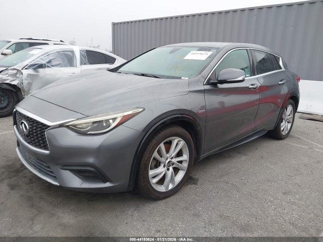 2018 INFINITI QX30 SJKCH5CP0JA060820 Photo 1