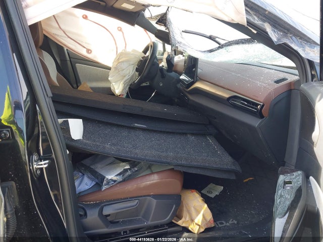 2024 VOLKSWAGEN ID.4 1V2BMPE88RC020575 Photo 4