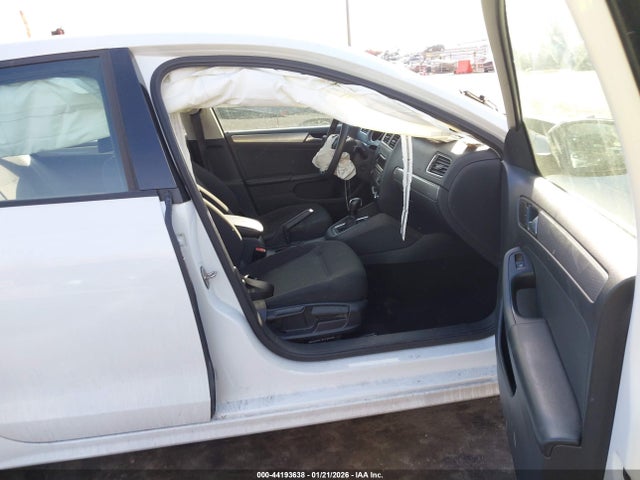 3VWD17AJ1FM412428 Volkswagen Jetta 1.8t Se