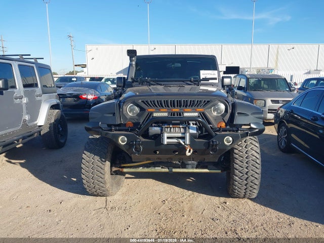1C4BJWDG8HL567051 Jeep Wrangler Unlimited Sport 4x4